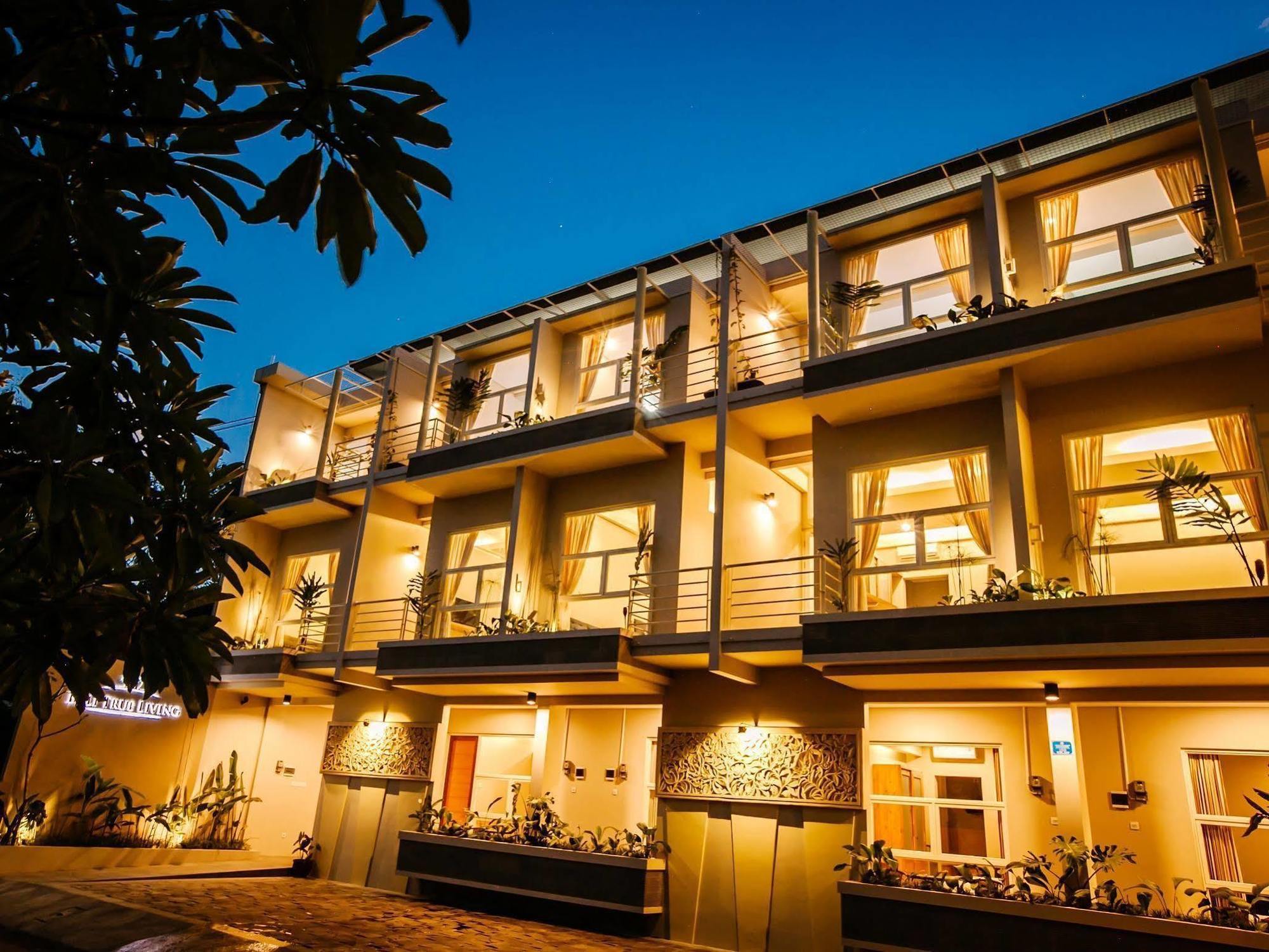 Bali True Living Aparthotel Denpasar Exteriör bild